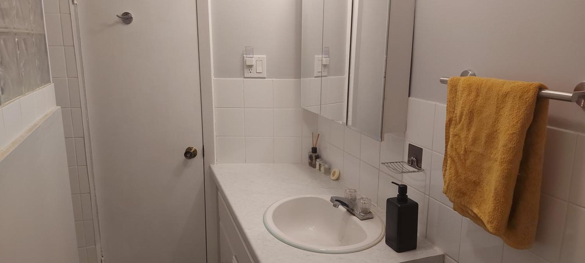 High Park Single Room With Personal Washroom And Kitchen Toronto Ngoại thất bức ảnh