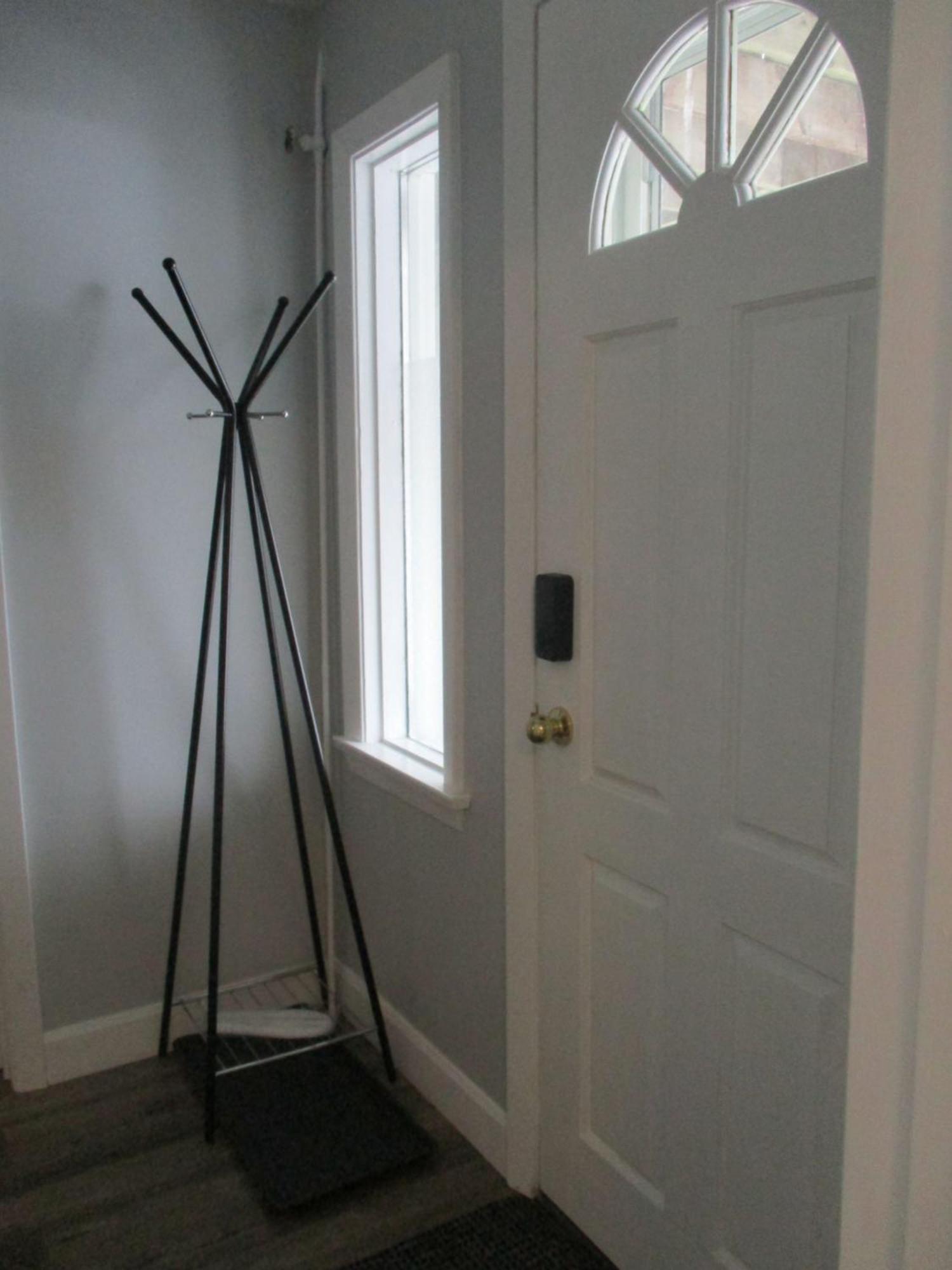 High Park Single Room With Personal Washroom And Kitchen Toronto Ngoại thất bức ảnh