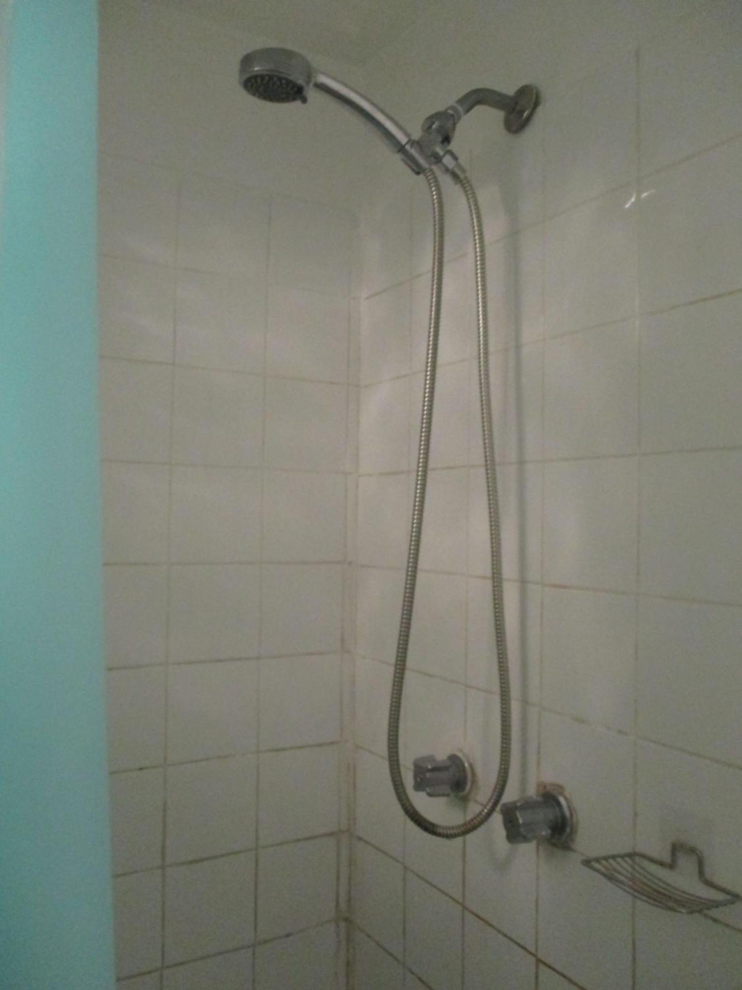 High Park Single Room With Personal Washroom And Kitchen Toronto Ngoại thất bức ảnh